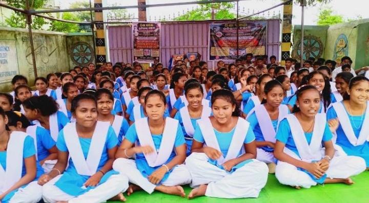 ବିଦ୍ୟାଳୟରେ ଝୁଲୁଛି ତାଲା , ଆନ୍ଦୋଳନରେ ଛାତ୍ରଛାତ୍ରୀ