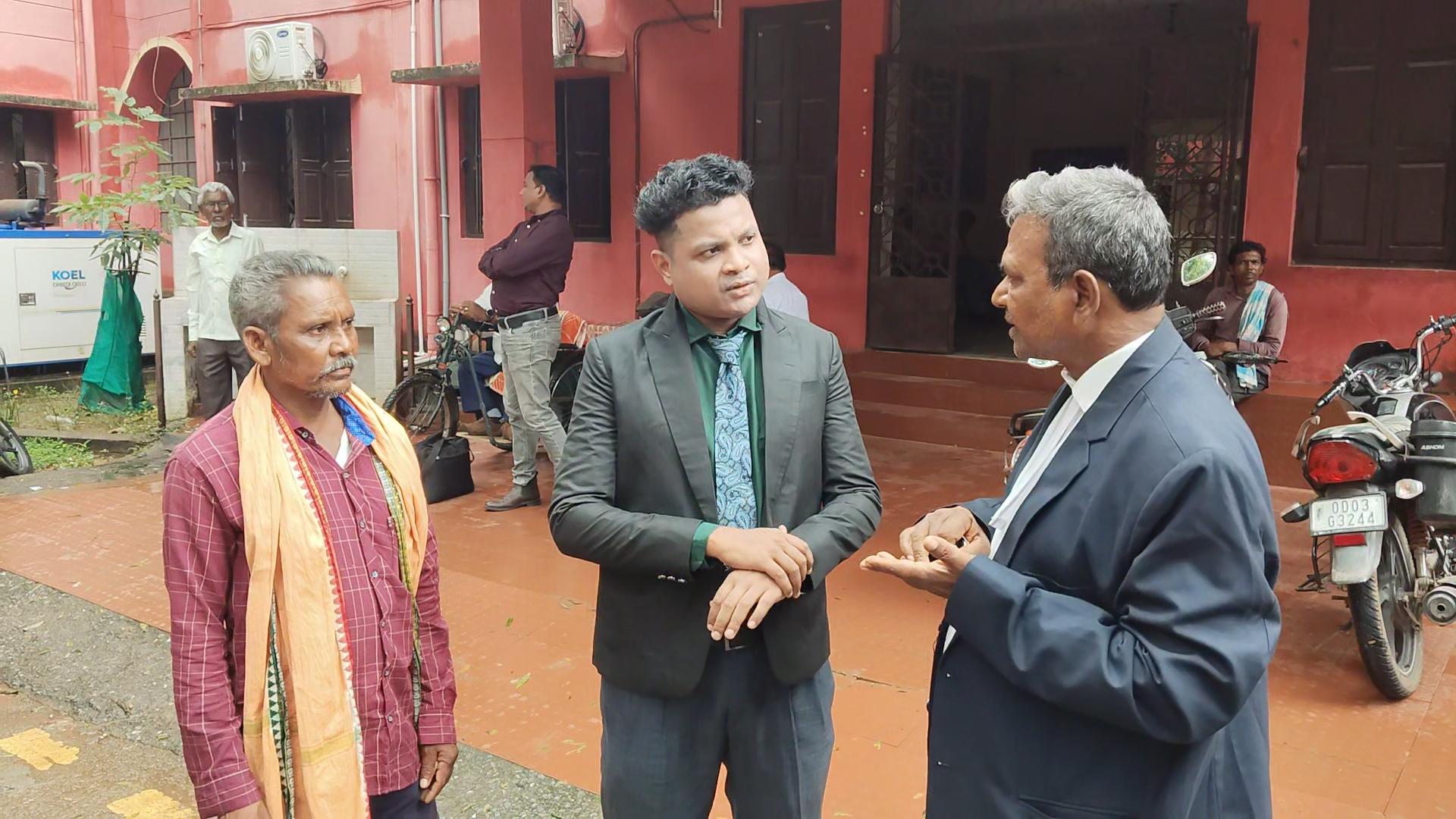 ବିନା ଅନୁମତିରେ ଜୀବନୀ ଆଧାରିତ ସିନେମା ନିର୍ମାଣ ହୋଇଥିବା ଅଭିଯୋଗ , ପ୍ରଯୋଜକଙ୍କୁ କୋର୍ଟକୁ ଟାଣିଲେ ଦାନ ମାଝୀ